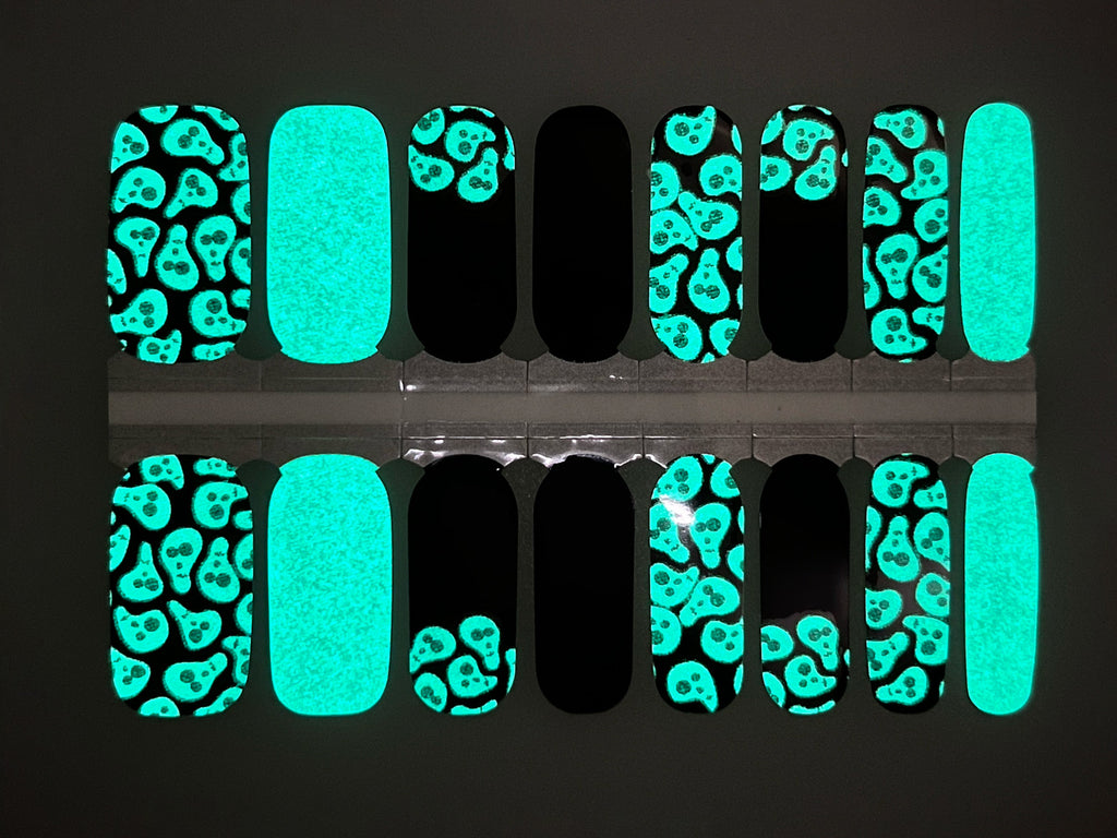 Glow in the Dark Ghost Faces - Nail Wrap Set